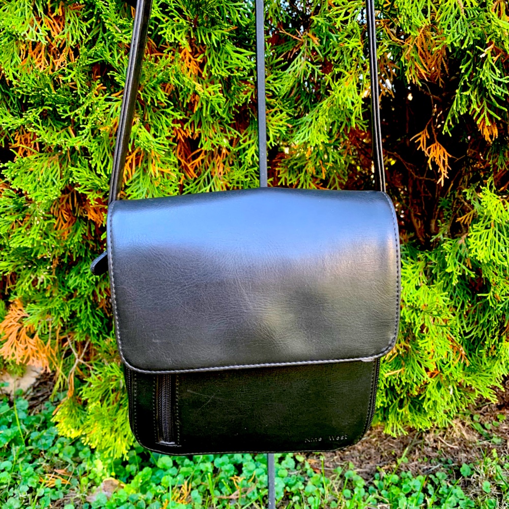 BLACK LEATHER NINE WEST CROSSBODY BAG & WALLET